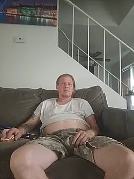 Snapshot of yourMasterisBored chatting on 07/28/26, 02:13 yourMasterisBored online show from 07/28/26, 02:13