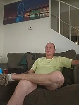 Snapshot of yourMasterisBored chatting on 07/30/26, 01:21 yourMasterisBored online show from 07/30/26, 01:21