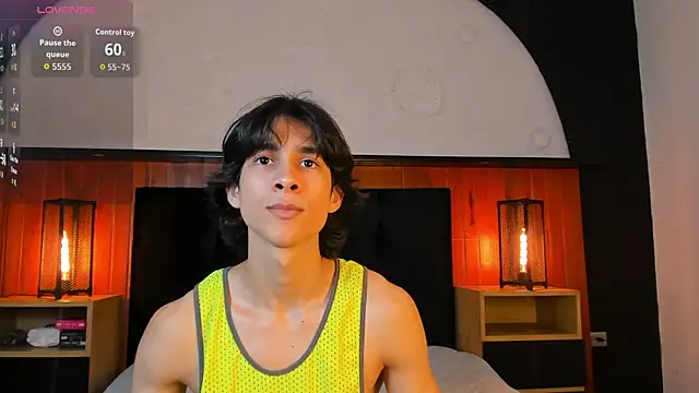 Snapshot of Cheys_Mast chatting on 06/19/26, 08:12 Cheys Mast online show from 06/19/26, 08:12