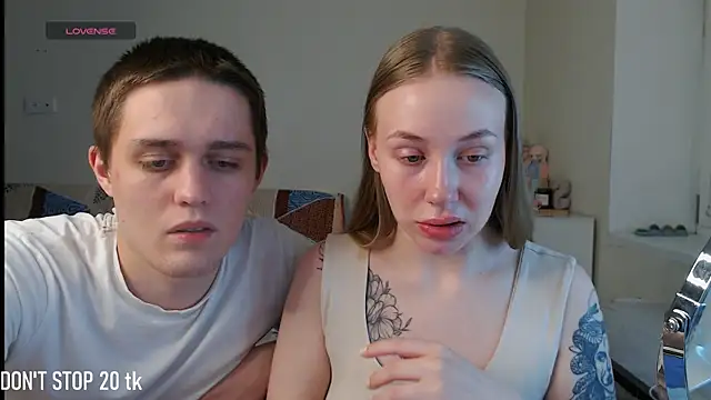 Snapshot of MikeXEmilia chatting on 05/31/26, 08:21 MikeXEmilia online show from 05/31/26, 08:21