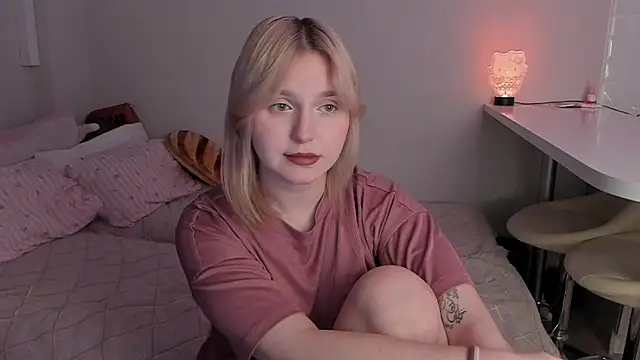 Snapshot of dewpointtt chatting on 03/18/26, 07:06 dewpointtt online show from 03/18/26, 07:06