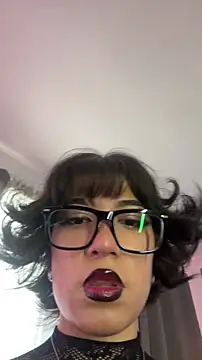 Snapshot of Liana_Fem_ chatting on 05/21/26, 02:13 Liana Fem online show from 05/21/26, 02:13