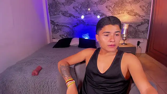 Liam Dustin online show from 04/10/26, 03:56
