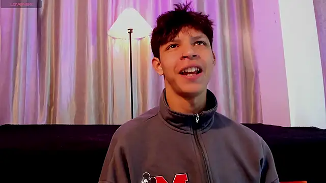 Snapshot of Ethan_qop chatting on 06/20/26, 11:35 Ethan qop online show from 06/20/26, 11:35