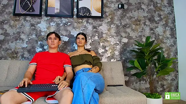 Mariana and Ronny online show from 06/21/26, 04:59