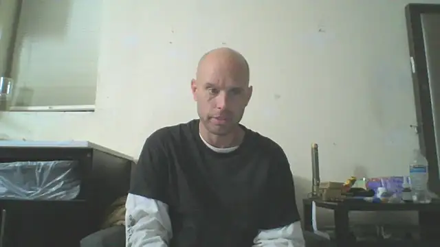Snapshot of CaptCraker chatting on 03/21/26, 03:55 CaptCraker online show from 03/21/26, 03:55