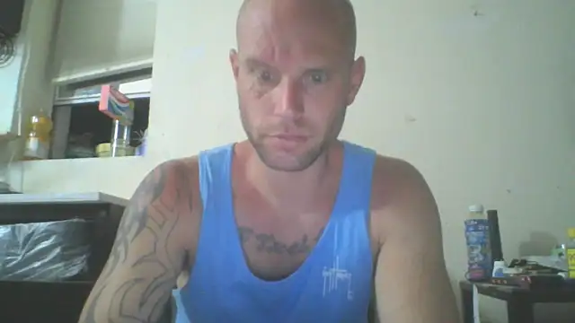 Snapshot of CaptCraker chatting on 03/23/26, 01:20 CaptCraker online show from 03/23/26, 01:20