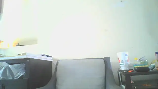 Snapshot of CaptCraker chatting on 03/25/26, 08:04 CaptCraker online show from 03/25/26, 08:04