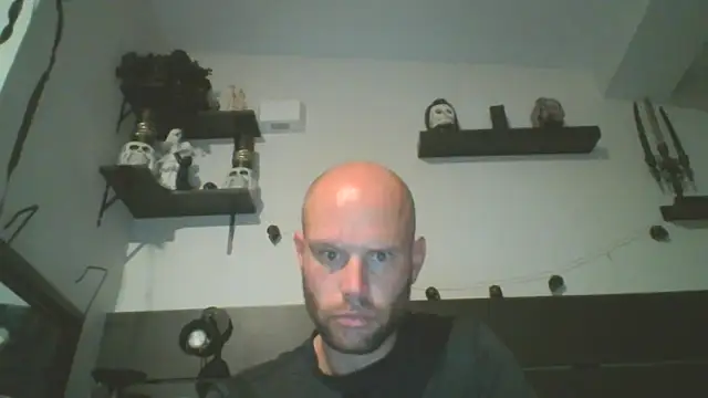Snapshot of CaptCraker chatting on 04/01/26, 02:01 CaptCraker online show from 04/01/26, 02:01