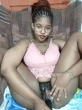 Hotsexyberry222 online show from 04/16/26, 05:58