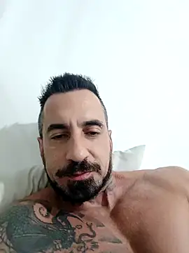 Snapshot of muscle_model33 chatting on 03/15/26, 05:13 muscle model33 online show from 03/15/26, 05:13