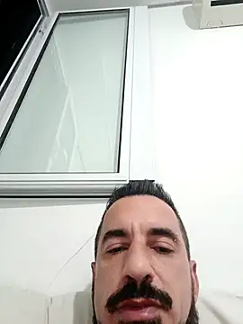 Snapshot of muscle_model33 chatting on 03/16/26, 05:44 muscle model33 online show from 03/16/26, 05:44