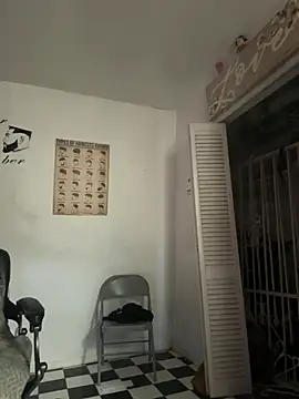 Snapshot of TSROYALE7527 chatting on 03/18/26, 11:08 TSROYALE7527 online show from 03/18/26, 11:08