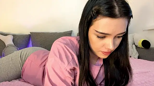 Snapshot of BeckyAurielle chatting on 06/18/26, 04:00 BeckyAurielle online show from 06/18/26, 04:00