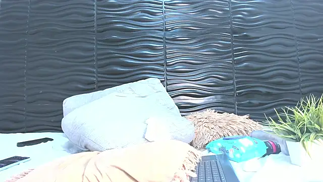 Katia Prince online show from 04/21/26, 02:51