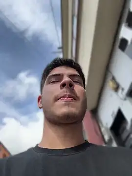 ApoloGray   online show from 04/15/26, 07:58