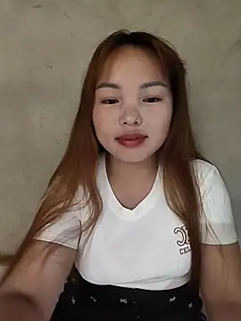 Snapshot of Mina_xYx chatting on 05/12/26, 04:37 Mina xYx online show from 05/12/26, 04:37
