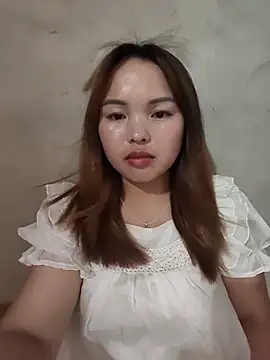 Snapshot of Mina_xYx chatting on 06/07/26, 01:48 Mina xYx online show from 06/07/26, 01:48
