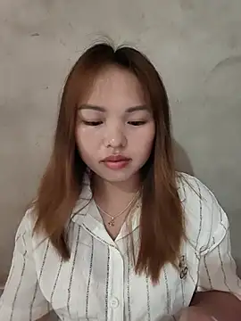 Snapshot of Mina_xYx chatting on 06/18/26, 10:09 Mina xYx online show from 06/18/26, 10:09