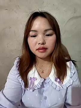Snapshot of Mina_xYx chatting on 06/27/26, 04:17 Mina xYx online show from 06/27/26, 04:17