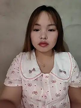 Snapshot of Mina_xYx chatting on 07/08/26, 03:44 Mina xYx online show from 07/08/26, 03:44