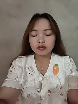 Snapshot of Mina_xYx chatting on 07/28/26, 03:13 Mina xYx online show from 07/28/26, 03:13