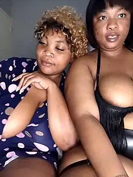 BeverlyQueen15 online show from 03/30/26, 08:32