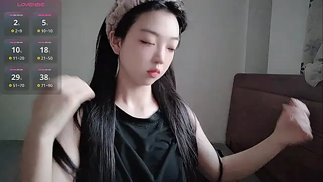 Snapshot of oblakitty_ chatting on 08/08/26, 12:13 oblakitty online show from 08/08/26, 12:13