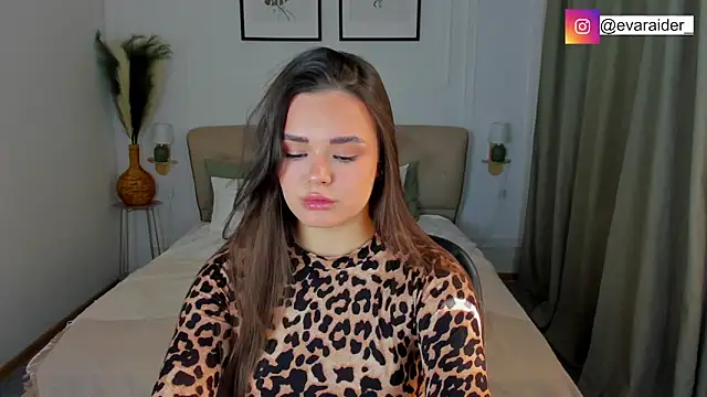 EvaRaider online show from 04/14/26, 01:06