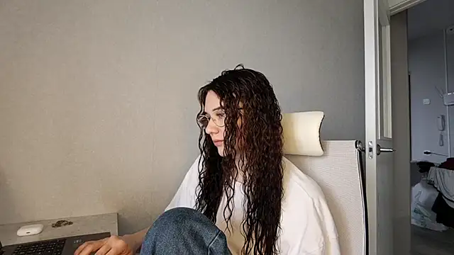 LaritaTocchio online show from 04/17/26, 06:05
