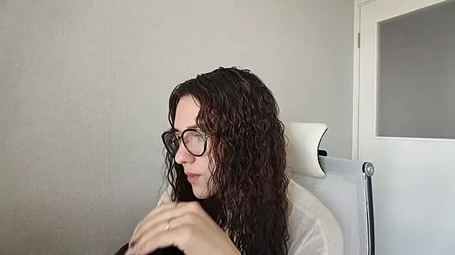 LaritaTocchio online show from 04/28/26, 06:07
