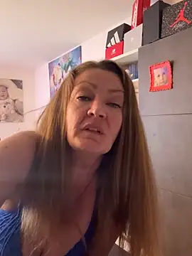 Snapshot of Milf-Gabi chatting on 05/11/26, 03:29 Milf-Gabi online show from 05/11/26, 03:29