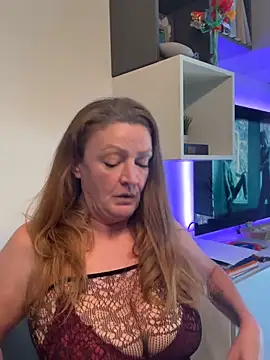 Snapshot of Milf-Gabi chatting on 05/13/26, 09:50 Milf-Gabi online show from 05/13/26, 09:50