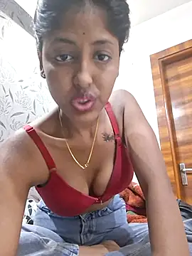 Pari lovers online show from 03/24/26, 06:24