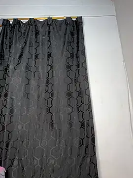 Snapshot of Trixie_pop chatting on 07/15/26, 12:05 Trixie pop online show from 07/15/26, 12:05