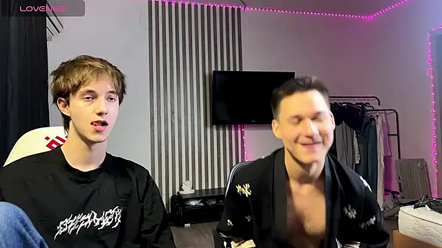 Hunks bromance online show from 03/19/26, 04:33