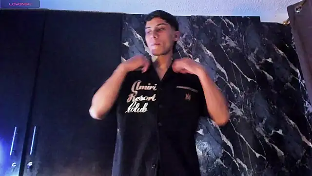 Snapshot of Axel_DavisSM chatting on 03/16/26, 01:00 Axel DavisSM online show from 03/16/26, 01:00