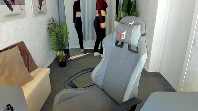 Lori Bllossom online show from 04/16/26, 01:06