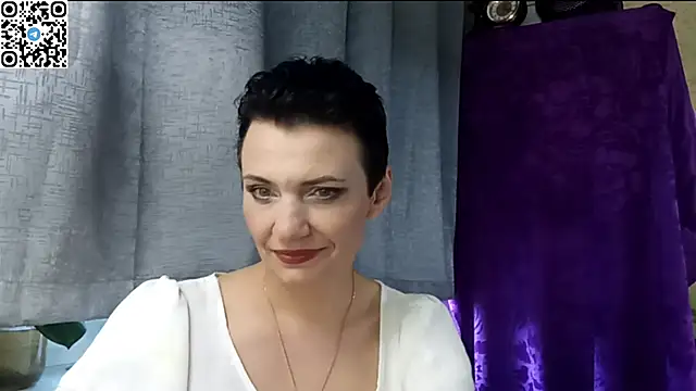 HotMamaQueen234 online show from 04/19/26, 01:10