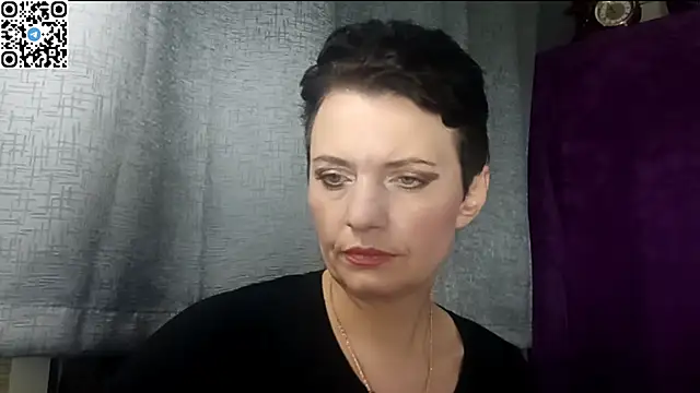 HotMamaQueen234 online show from 05/01/26, 07:40