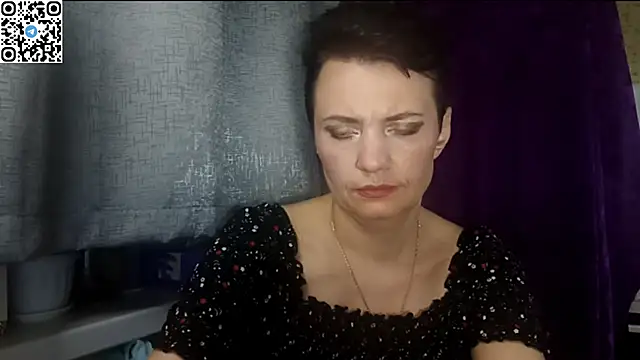 Snapshot of HotMamaQueen234 chatting on 05/16/26, 08:07 HotMamaQueen234 online show from 05/16/26, 08:07