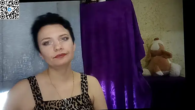 Snapshot of HotMamaQueen234 chatting on 06/15/26, 07:32 HotMamaQueen234 online show from 06/15/26, 07:32