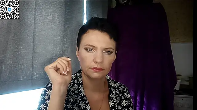 HotMamaQueen234 online show from 06/27/26, 07:35