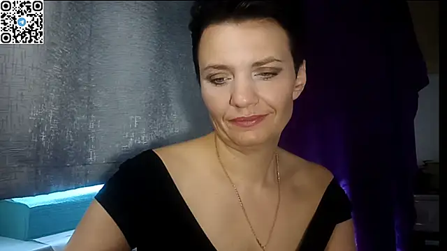HotMamaQueen234 online show from 07/07/26, 01:37