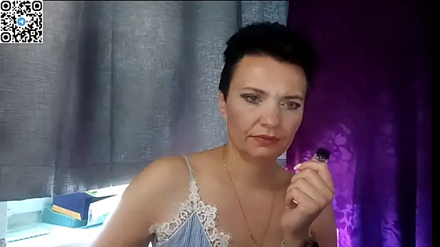 HotMamaQueen234 online show from 07/16/26, 12:22
