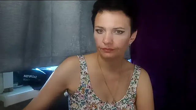 HotMamaQueen234 online show from 08/03/26, 07:51