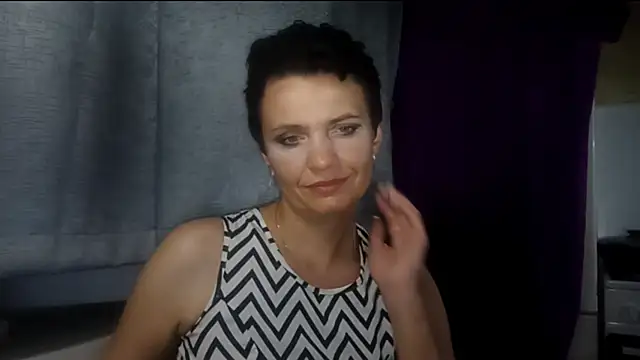 HotMamaQueen234 online show from 08/04/26, 08:22