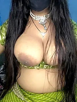 Snapshot of Miss_roohi chatting on 08/05/26, 06:27 Miss roohi online show from 08/05/26, 06:27
