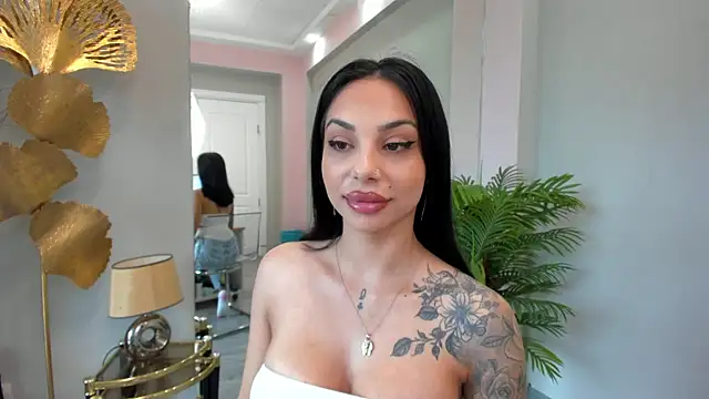 Snapshot of MissSiennaa chatting on 05/31/26, 05:26 MissSiennaa online show from 05/31/26, 05:26