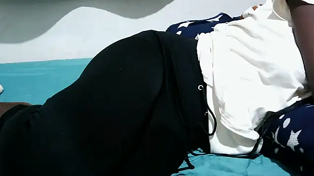 uhonera13 online show from 05/17/26, 03:30